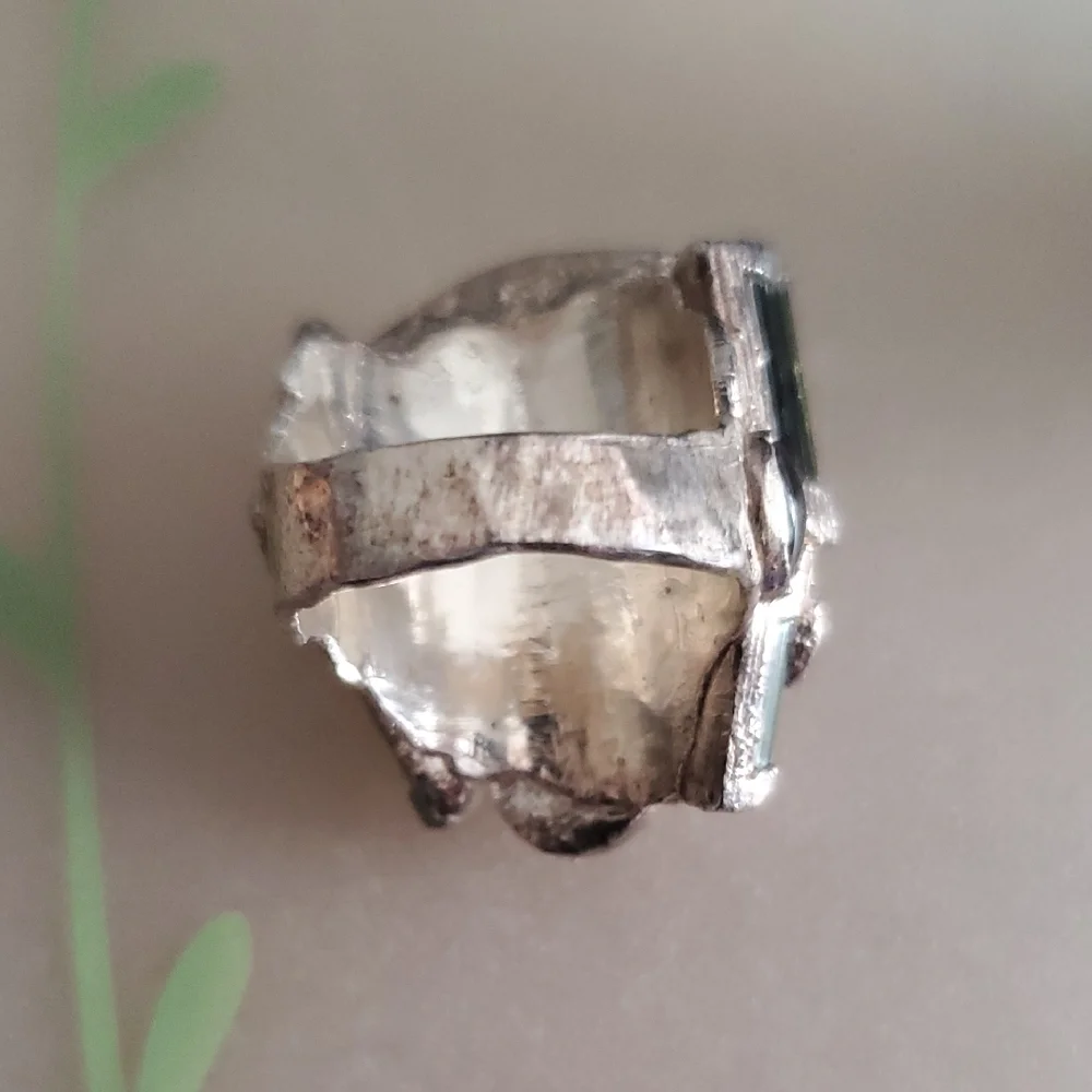 Unique Boho Silver and Cream Cameo Ring Size 6 - Picture 10 of 11